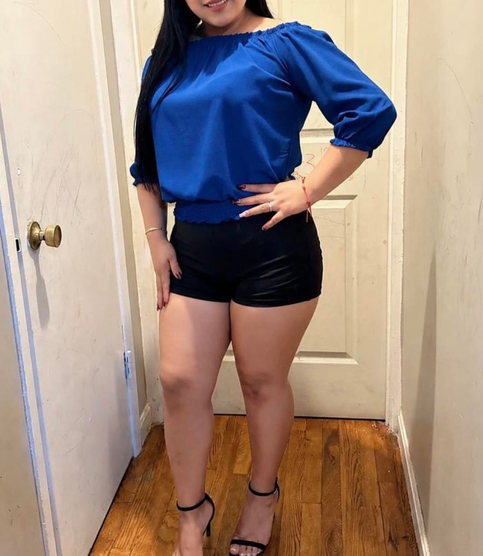 CAMILA PRECIOSA JOVENCITA IMPLICADA ARDIENTE FIESTERA DISCRETA EN MULA