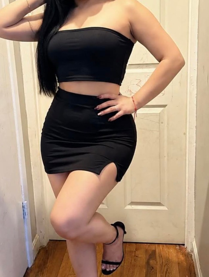 CAMILA PRECIOSA JOVENCITA IMPLICADA ARDIENTE FIESTERA DISCRETA EN MULA