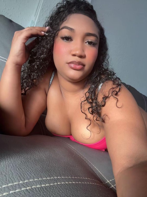 HOLA AMORES, SOY LATINA Y CON GANAS