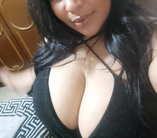 CHICA CURVIS TETAS GRANDES CULO GRANDE ZAIDIN