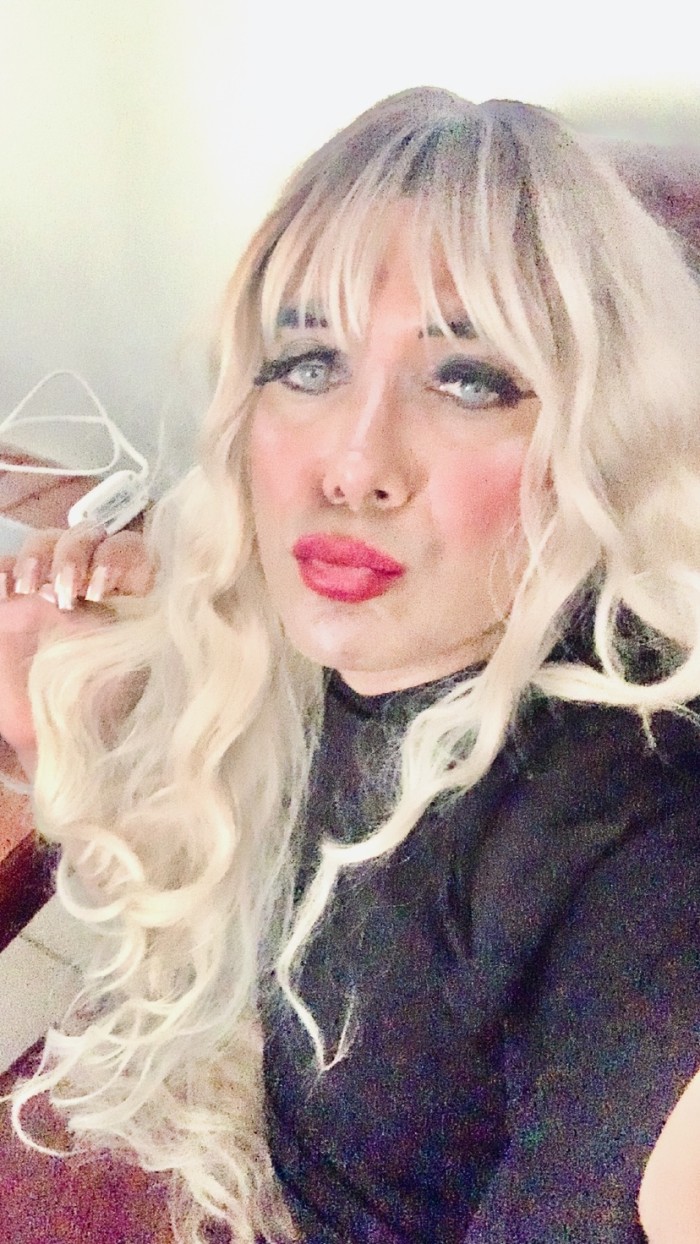 Yanna CHICA TRANS CUBANA BUSCA AFRICANOS DOTADOS
