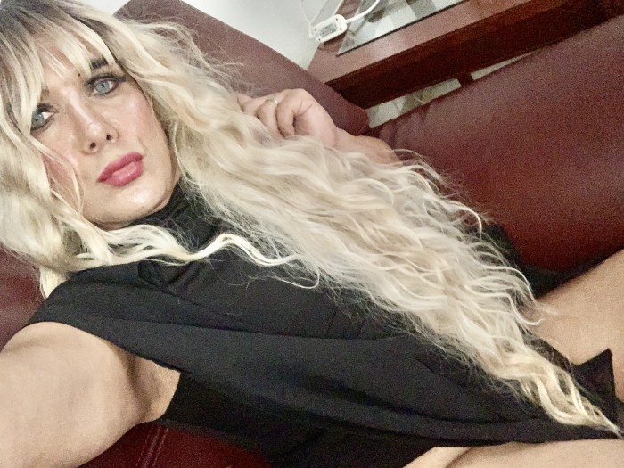 Yanna CHICA TRANS CUBANA BUSCA AFRICANOS DOTADOS