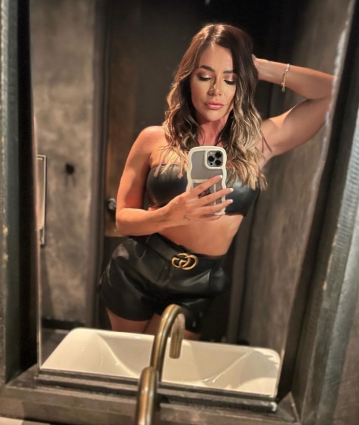 colombiana cariñosa y súper sensual! Climatización