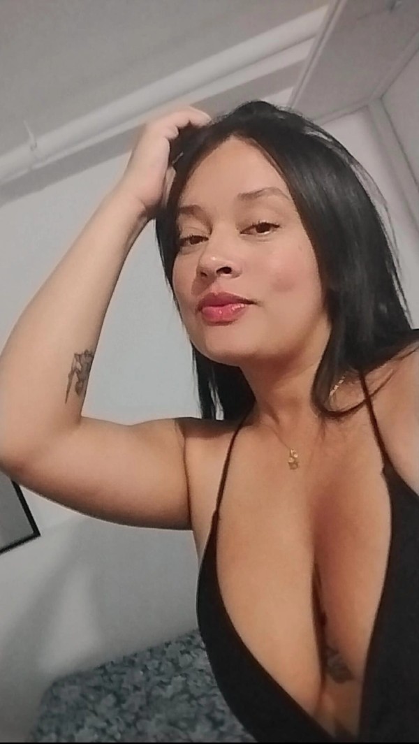 CATALINA COLOMBIANA MUY CACHONDA BIEN PERRITA