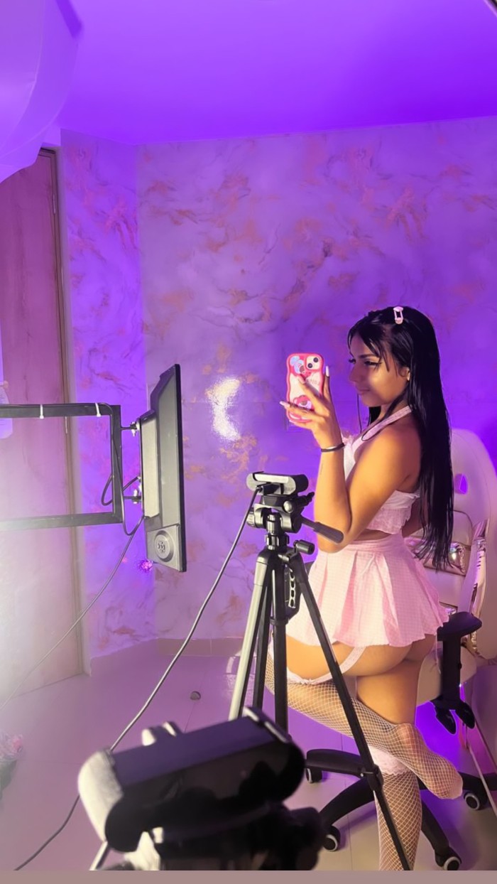 ZOE LA DULZURA COLOMBIANA HECHA MUJER!
