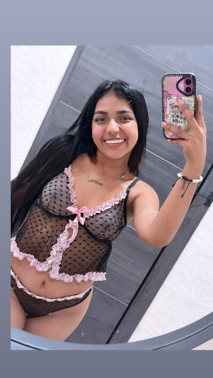 ZOE LA DULZURA COLOMBIANA HECHA MUJER!