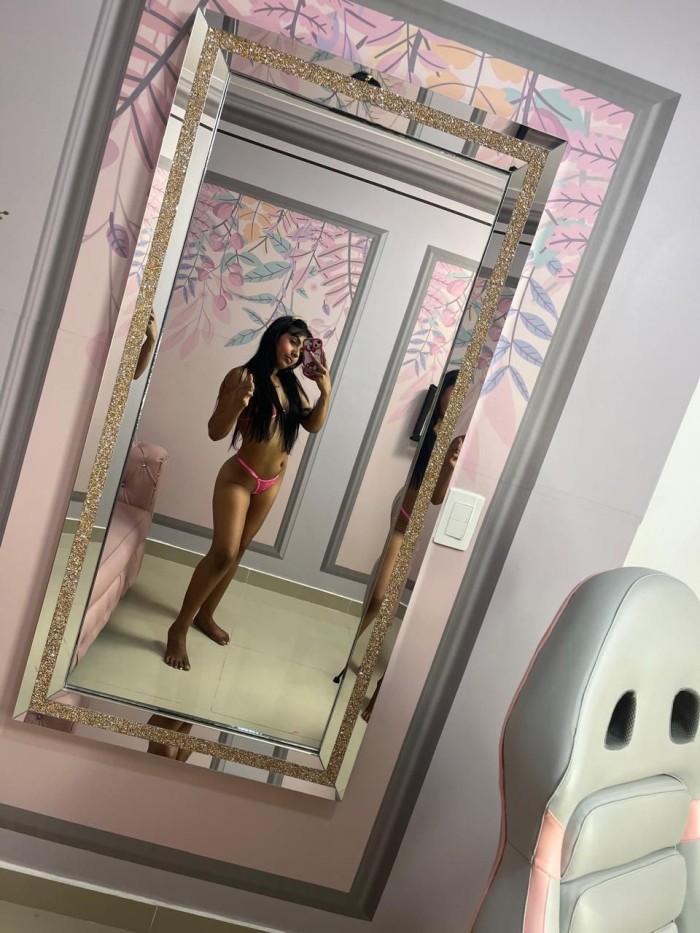 ZOE LA DULZURA COLOMBIANA HECHA MUJER!