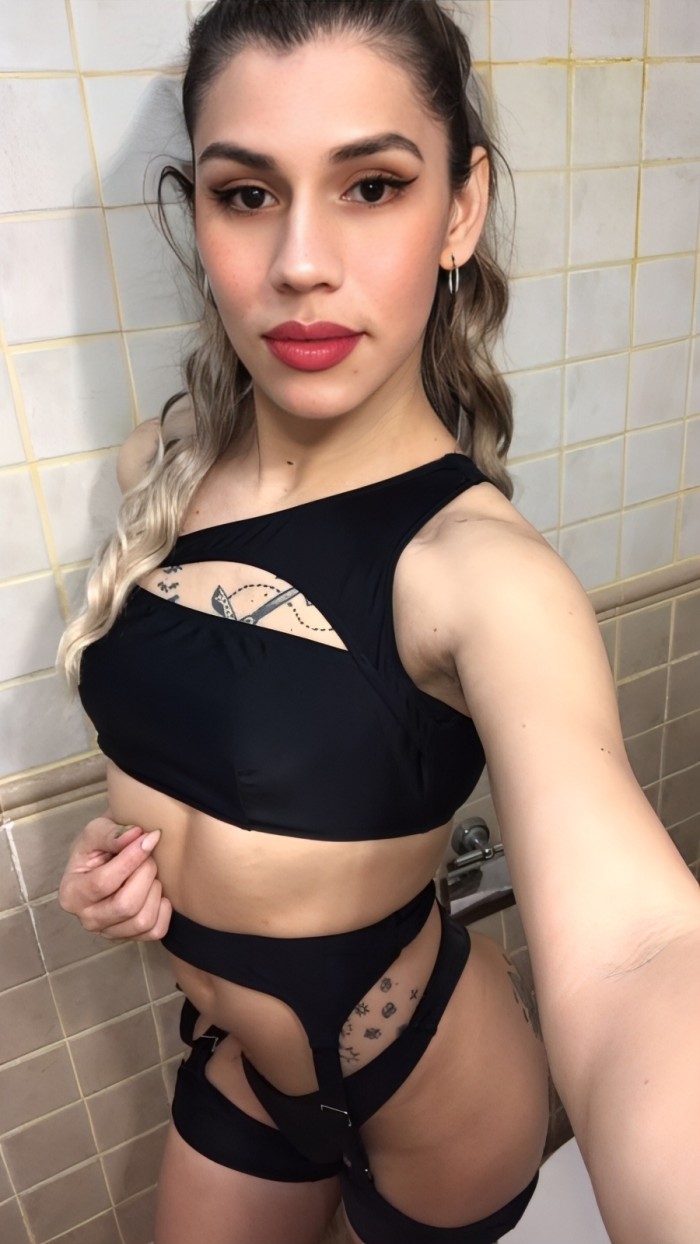 TRANS HORMONADA CON GANAS DE COMPLACERTE A TOPE