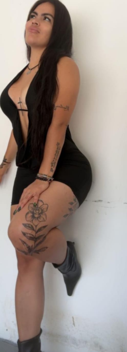 Colombiana apasionada y atrevida.