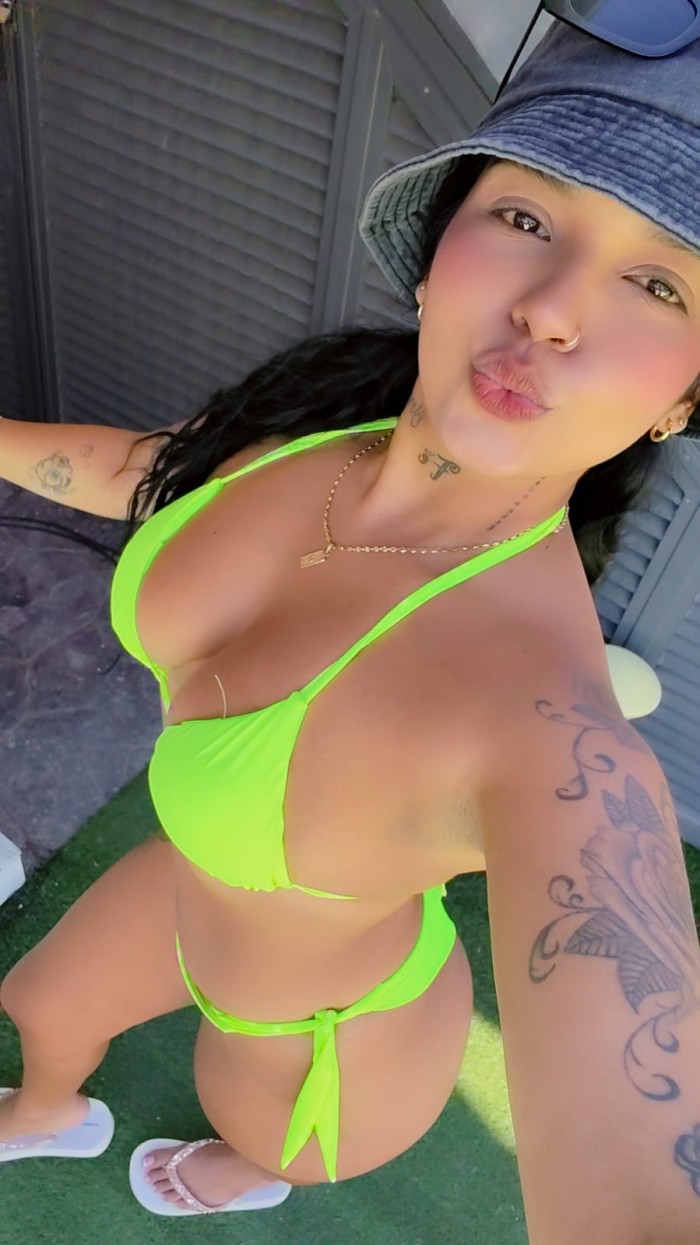 IMPLICADA DESEOSA PRECIOSA CON GANAS DE HACER DE TODO