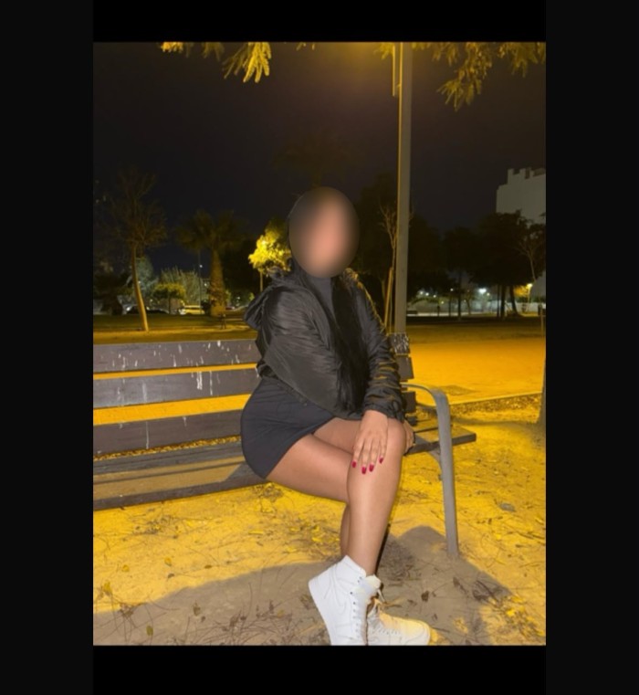 COMPLACIENTE, ELEGANTE Y LLENA DE ENCANTO 663127543