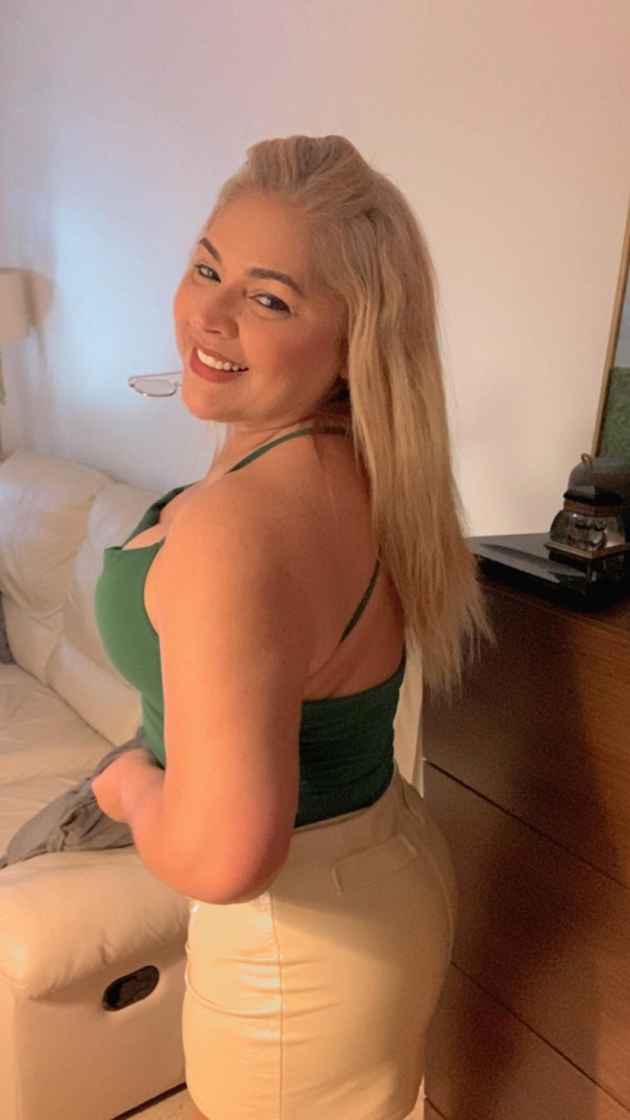 SENSUAL IMPLICADA HERMOSA DELICIOSA VEN A DISFRUTAR