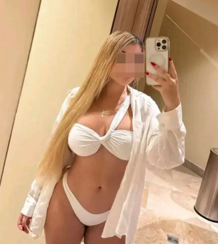 MUJER DELICIOSA COMPLACIENTE DOS POLVOS POR 50€