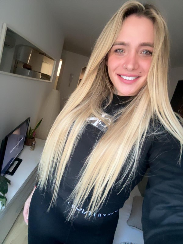 El Rostro más bonito DE LA ISLA!  LATINA DE ESCANDALO