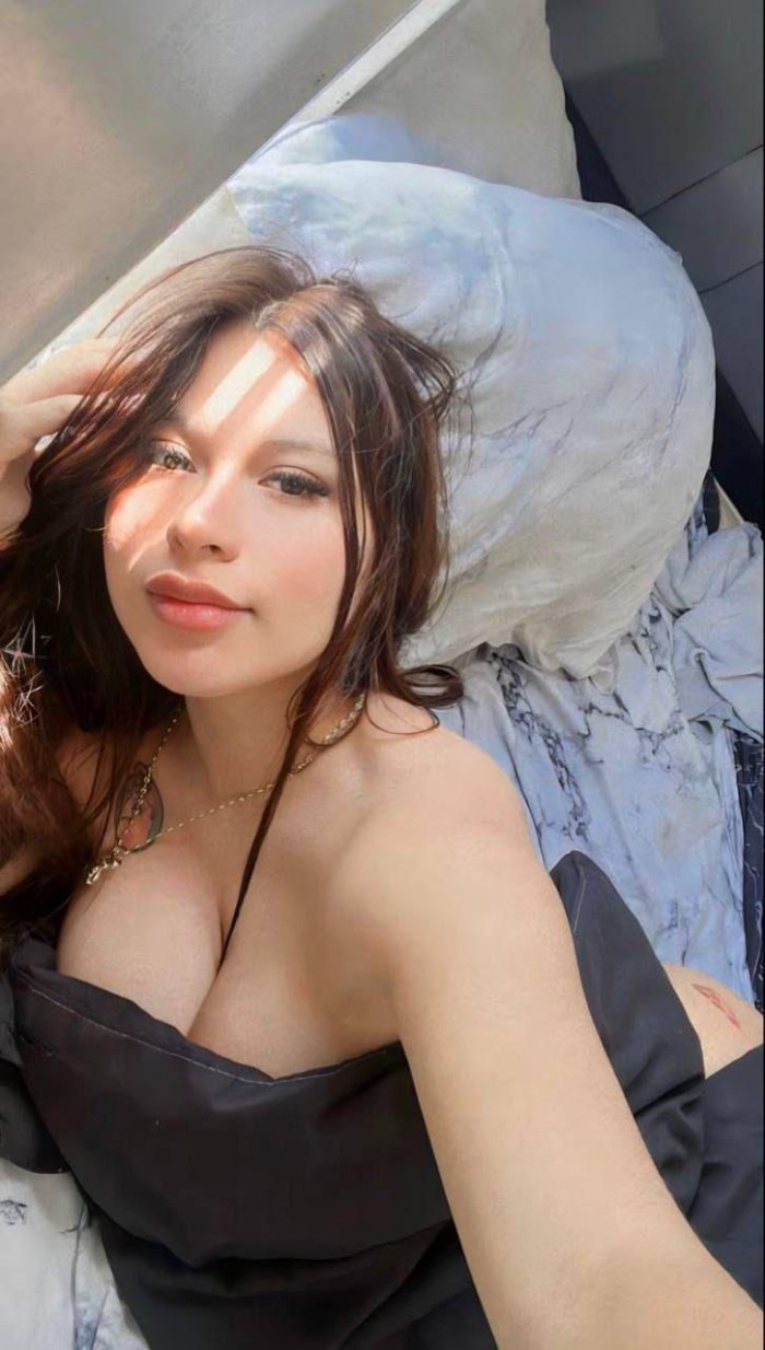 Chica muy guapa e atractiva