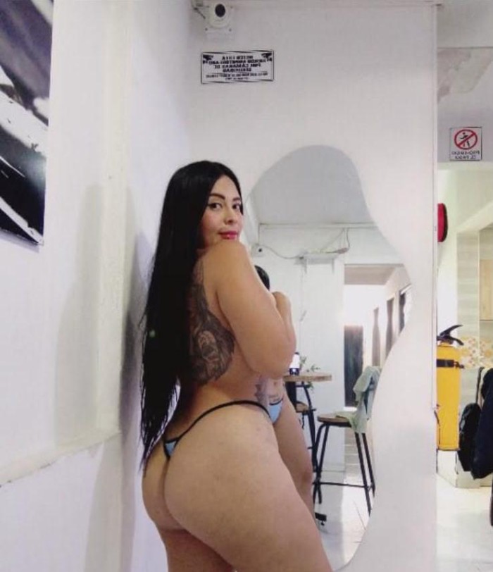 AMOR SOY SARA UNA JOVEN MUY DIVERTIDA EN LA CAMA
