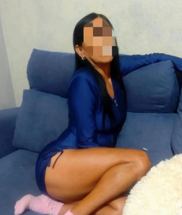 Madura Complaciente Sexy e Implicada