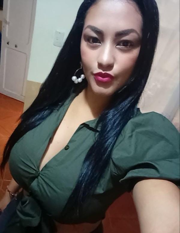 DESEO SER FOLLADA CON UNA RICA POLLA