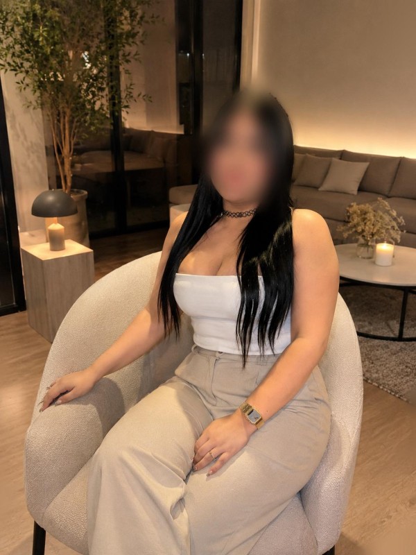 COLOMBIANA FIESTERA Y CON GANAS DE PECAR