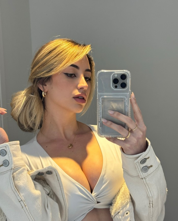 Morbosa rubia colombiana date un capricho salidas