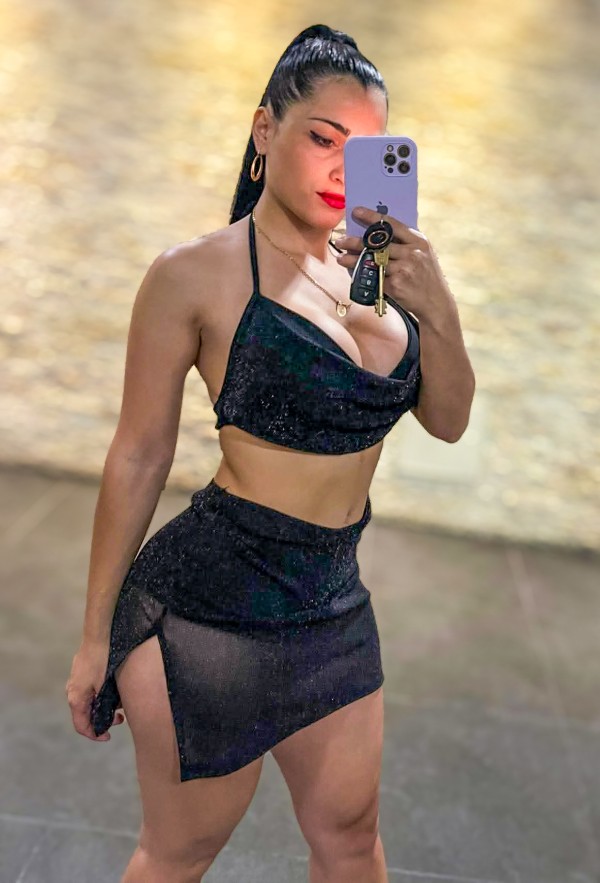 Mujerona 31 años morbosa tetona me encanta la fiesta
