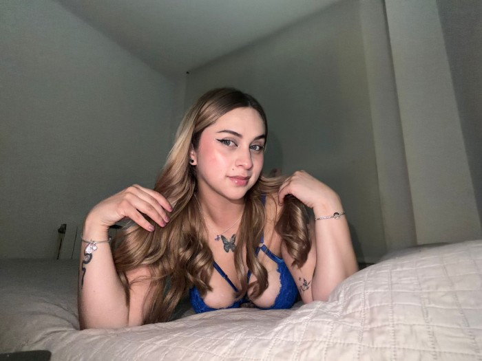 DEFANI, RUBIA LATINA 23 AÑITOS