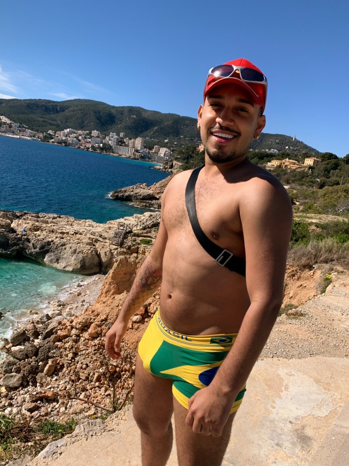 Latino, Damián XXL cañero