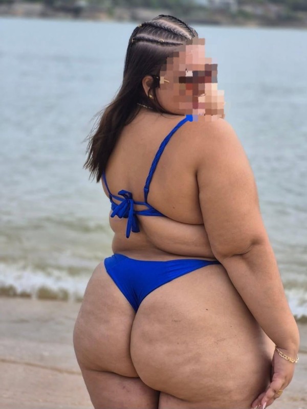MORENA CON CURVAS DELICIOSA