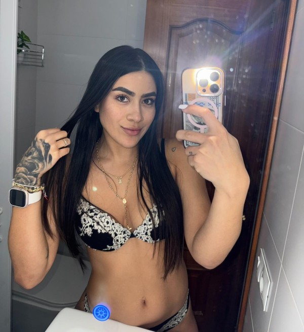 Kinky new girl—into threesomes and couples, loves to party, available 24/7