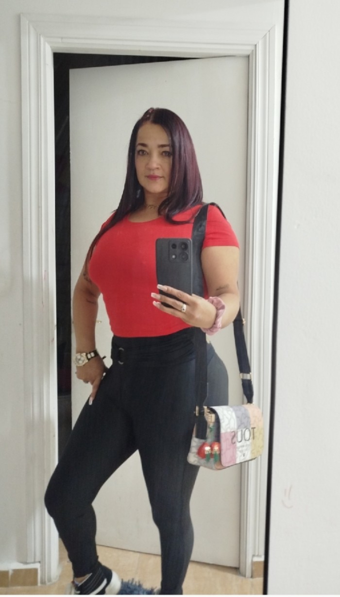 Morenaza peli roja