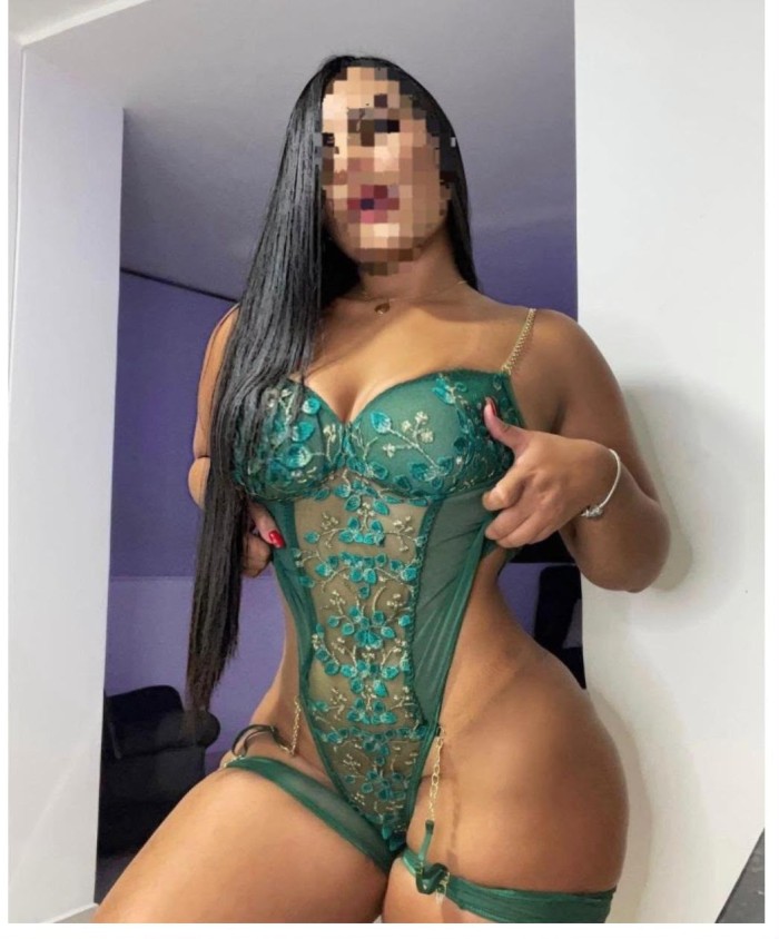 MARIANA LATINA FIESTERA MUY MENTE ABIERTA