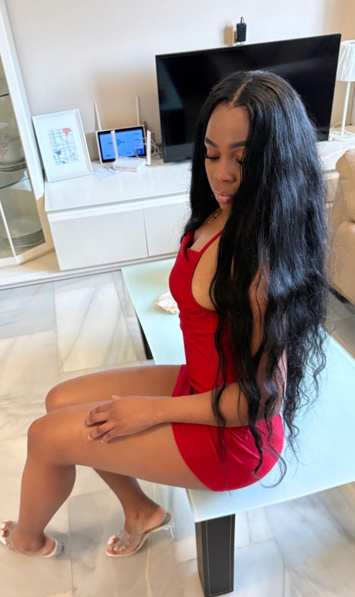 Negra cañera, fiestera, súper viciosa