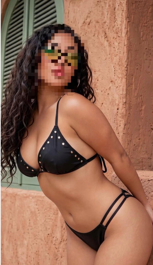 FIESTERA LUJURIOSA Y CACHONDA LISTA PARA HACERTE EXTREMECER
