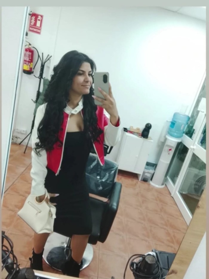 VENEZOLANA GUAPA Y MUY SENSUAL