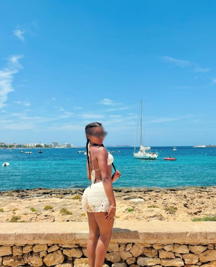 LATINA MORBOSA Y CALIENTE LISTA PARA ATENDERTE