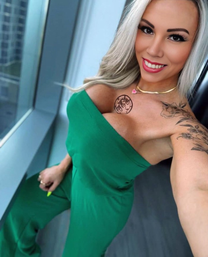 MADURITA DELICIOSA CACHONDA COMPLACIENTE