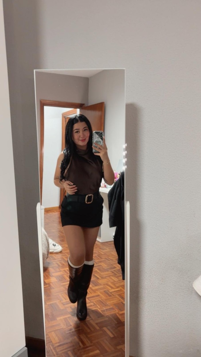 UNA JOVEN SUPER ENROLLADA, Y SUPER COMPLETA!