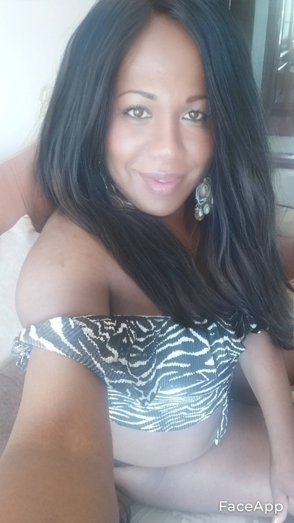Trans dominadora fiestera fiesta solita guarra