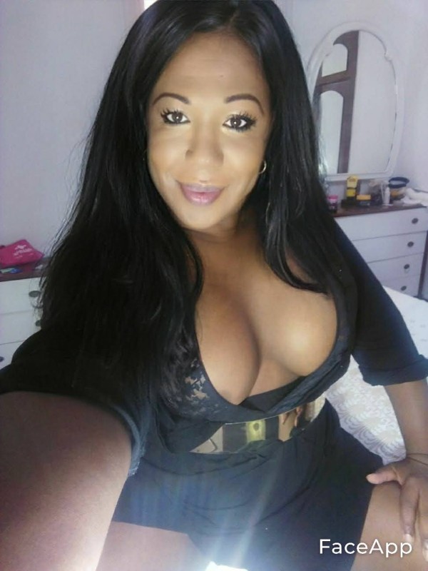 Trans dominadora fiestera fiesta solita guarra