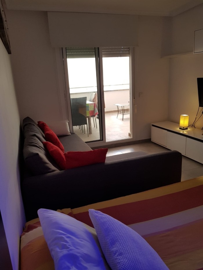 HABITACIÓN, CHICAS INDEPENDIENTES EN UN LUGAR DE LUJO. FÁCIL APARCAMIENTO