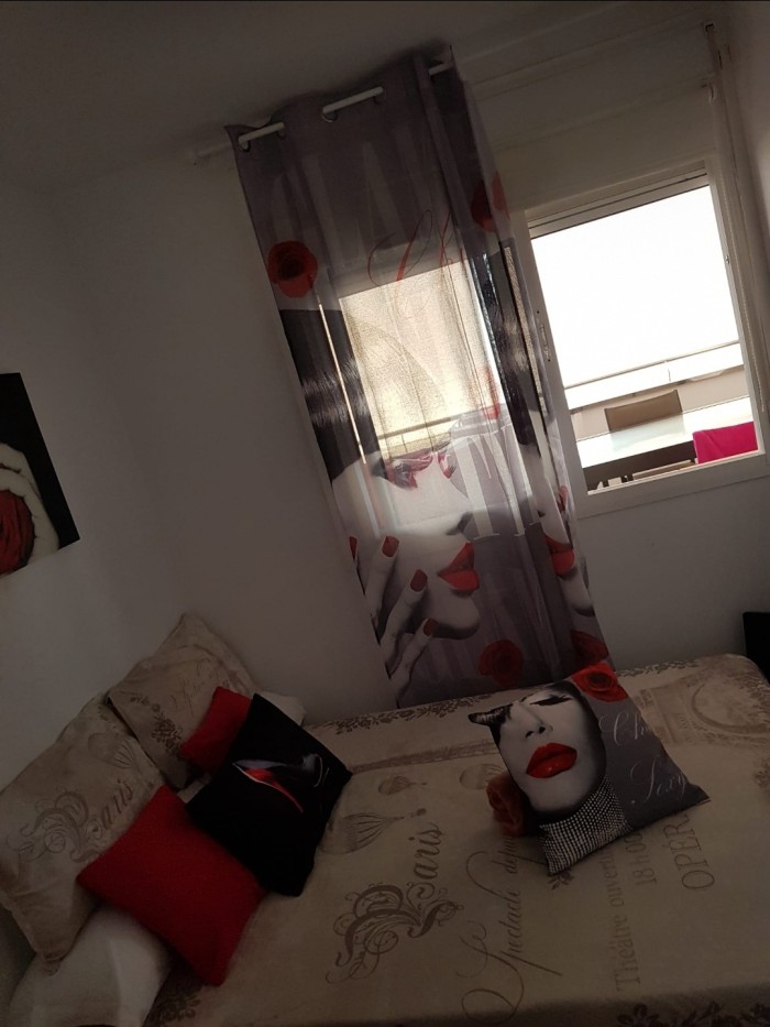 HABITACIÓN, CHICAS INDEPENDIENTES EN UN LUGAR DE LUJO. FÁCIL APARCAMIENTO
