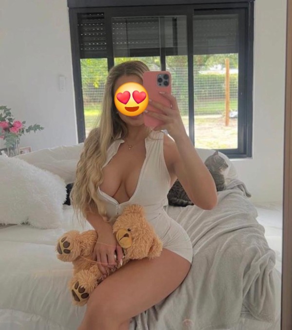 Ana rubia escort muy cariñosa