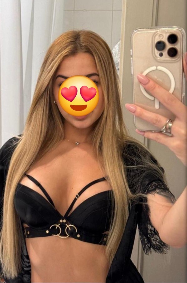 Ana rubia escort muy cariñosa