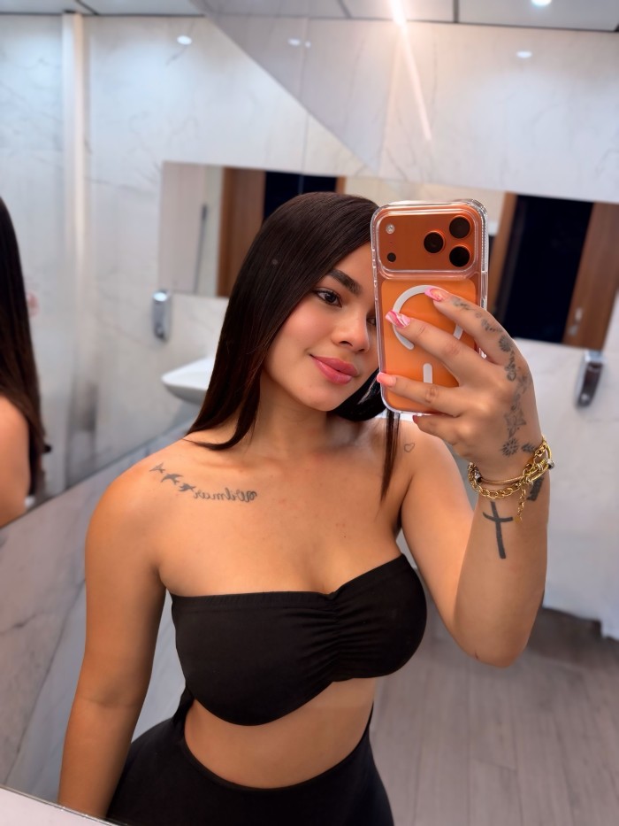 JOVENCITA FIESTERA CON GANAS DE PASARLA BIEN