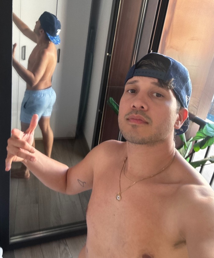 JUAN ANDRES JOVEN RECIEN LLEGADO A LA CUIDAD