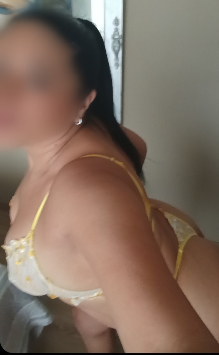 ZAFIRO VEN A RELAJARTE CON MIS MANOS DE SEDA
