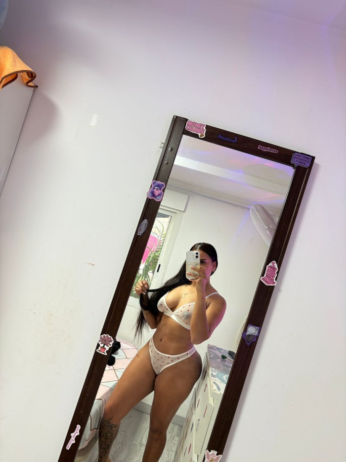 AMOR SOY TU CHICA COMPLACIENTE Y MUY CACHONDA