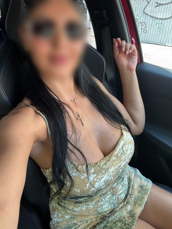 delgada y muy guapa! Nueva masajista de 26 años