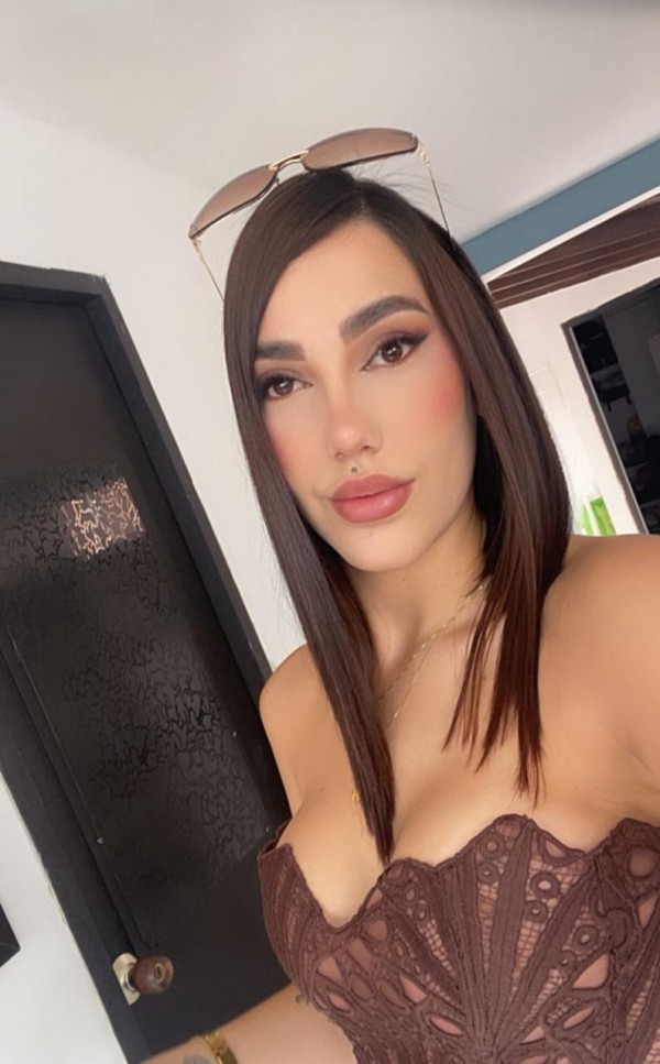 Soy ela flaca alta,mido 1;75 disponible en mi casa o salidas Gandía