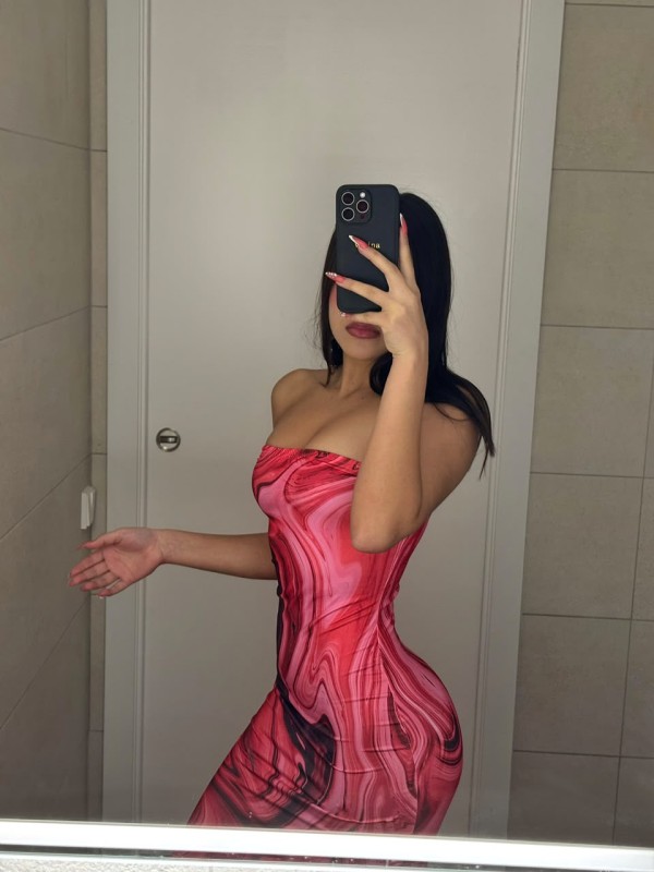 JOVENCITA CON CUERPO EXÓTICO RECIEN LLEGADA
